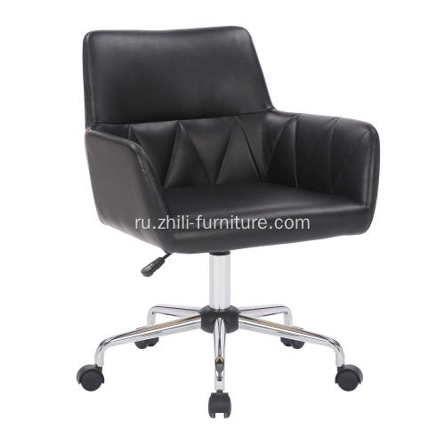 Черные офисные стулья из искусственной кожи